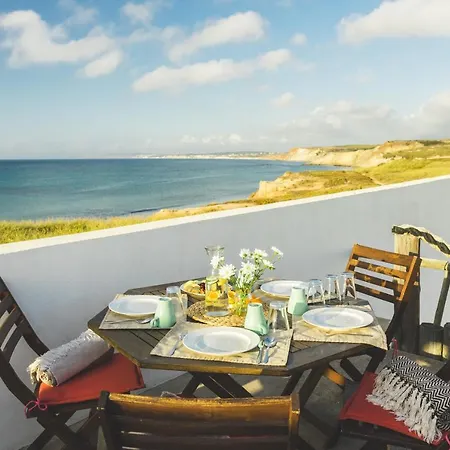Soulsurfcamp Portugal ベッド・アンド・ブレックファスト *