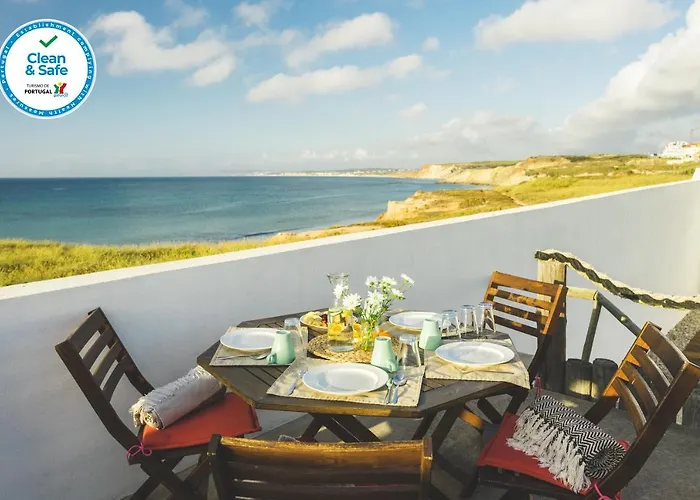 Soulsurfcamp Portugal לינה וארוחת בוקר *